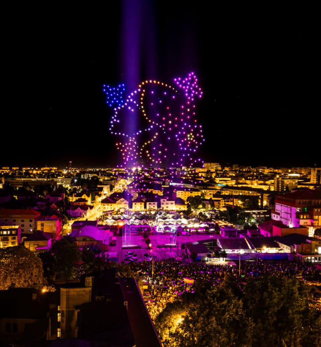 spectacol 3D cu drone